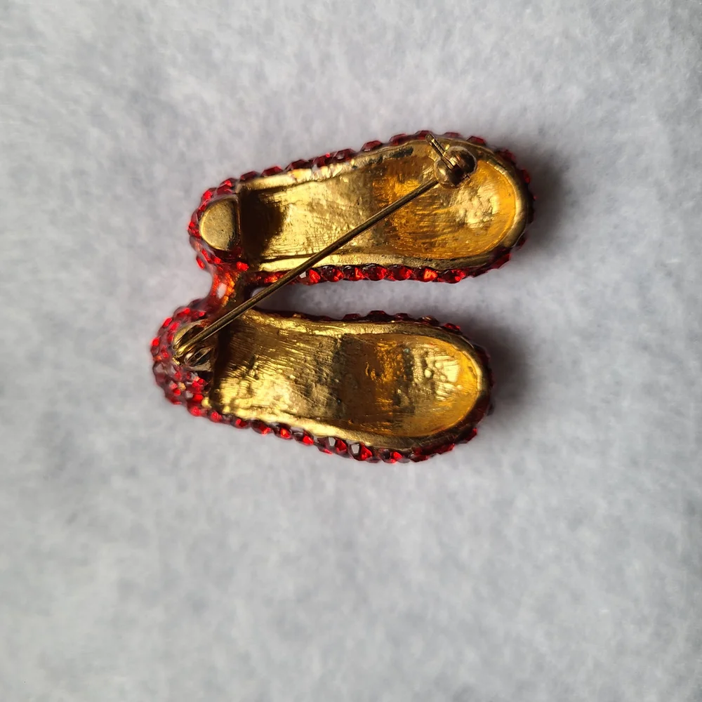Sparkling Red Shoes with Bow Pin/Broach